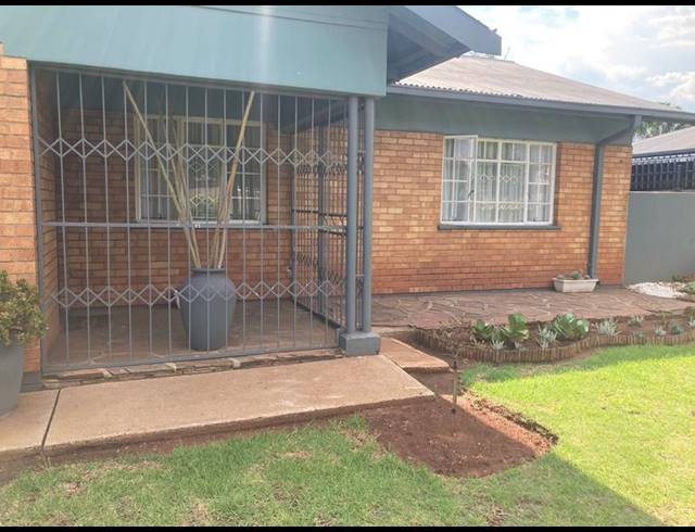 3 BEDROOM HOUSE FOR SALE IN VANDERBIJLPARK CW 6